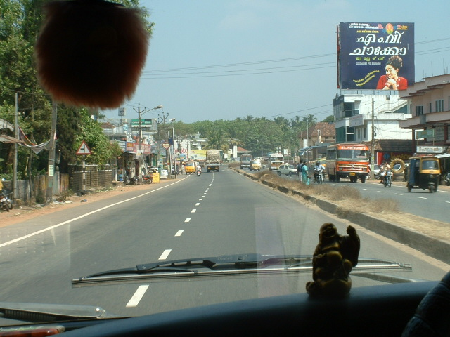File:India - NH-47 (National Highway 47), heading northbound just south of the town of Angamally in Kerala, about 20km north of the southern Indian port of Cochin - Coppermine - 4753.JPG