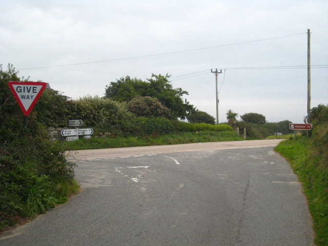 File:Road junction at Badger's Cross - Geograph - 2052303.jpg