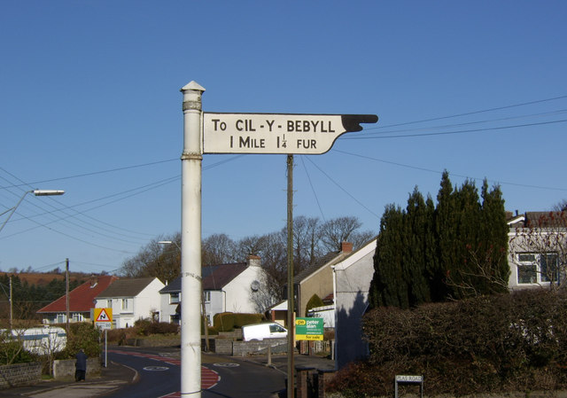File:Signpost at Rhos, near Pontardawe - Geograph - 133394.jpg