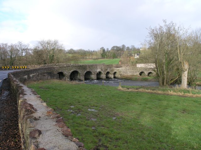 File:Bridge over the river Dripsey - Geograph - 2833430.jpg