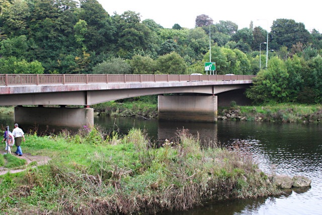 File:Modern Road Bridge over the Dart - Geograph - 939529.jpg