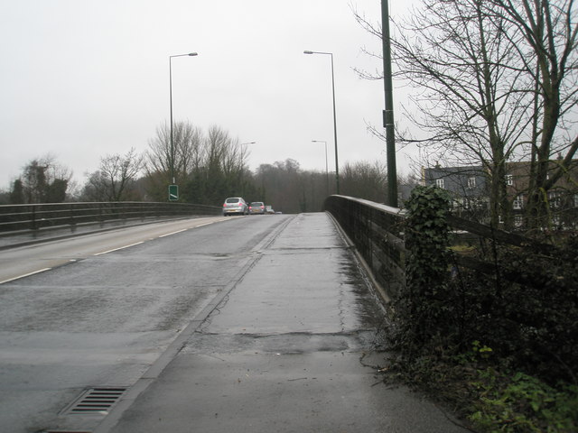 File:Bridge over Fitzalan Road on the bypass - Geograph - 1646391.jpg