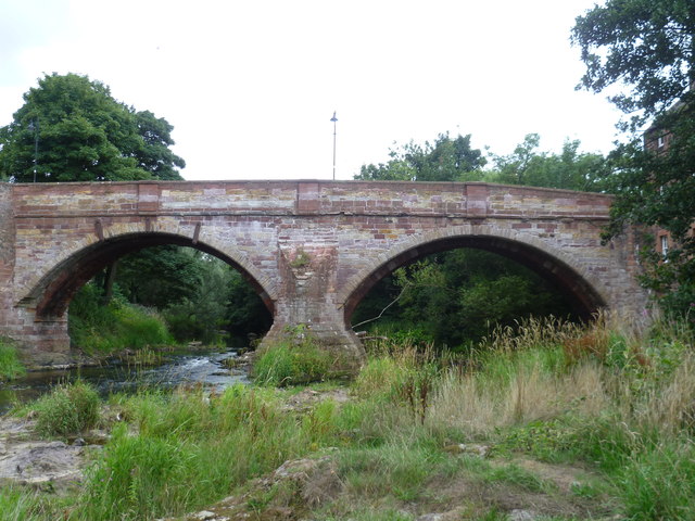 File:Old bridge over the Tyne (C) kim traynor - Geograph - 3601601.jpg