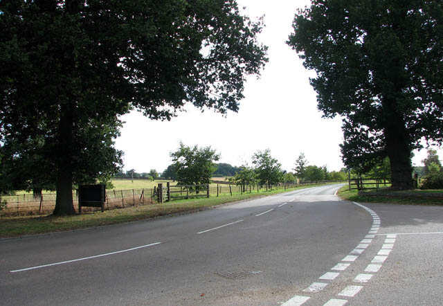 File:View along the B1074 (Blundeston Road) - Geograph - 1505671.jpg