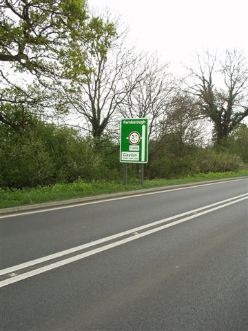 File:A423 Southwards Claydon Turn Near 'The Tunnel' - Coppermine - 11375.jpg