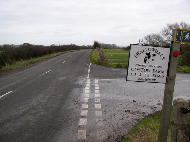 File:Entrance to Costow Farm - Geograph - 286658.jpg