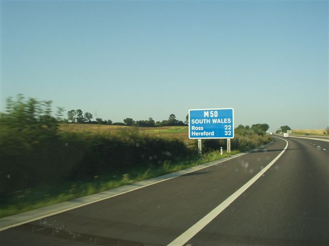 File:M50 Confirmation Sign Westbound - Coppermine - 14712.jpg