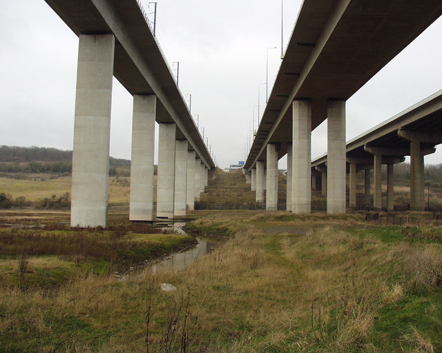 File:Mind The Gap - Geograph - 1168072.jpg