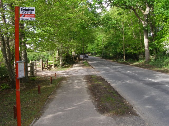 File:Request stop on Sway Road (B3055) leading into Brockenhurst, New Forest - Geograph - 431705.jpg