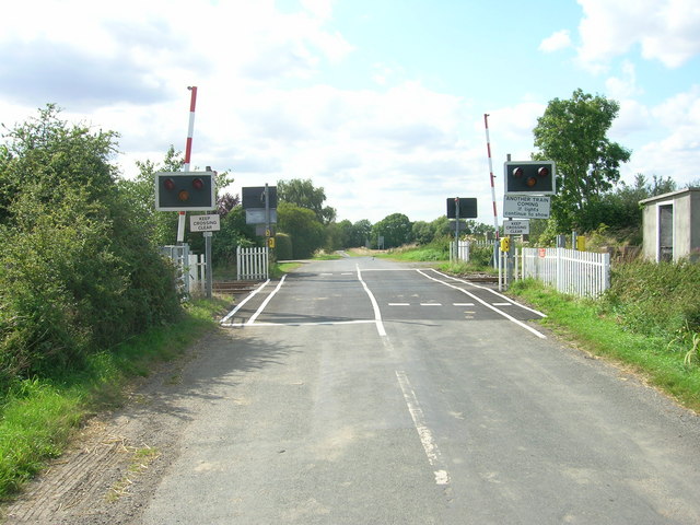 File:Level Crossing, Wilfholme Road - Geograph - 1454109.jpg