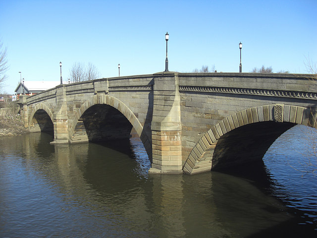 File:Castleford bridge - Geograph - 1734909.jpg