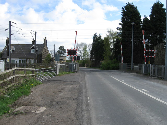 File:Chevington level crossing - Geograph - 1830796.jpg