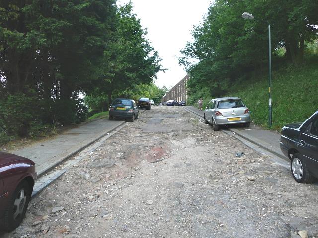 File:The worst road surface in Britain - Coppermine - 18837.jpg