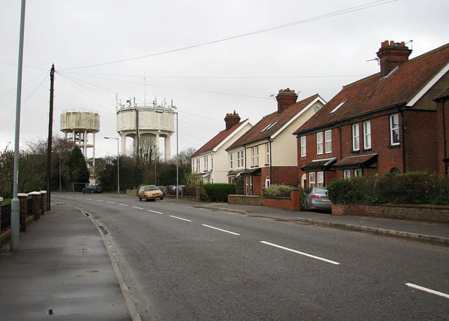 File:Cottages and water towers - Geograph - 1065192.jpg