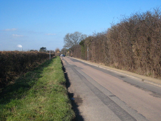 File:Harmonsdsworth Lane, looking west - Geograph - 1752123.jpg