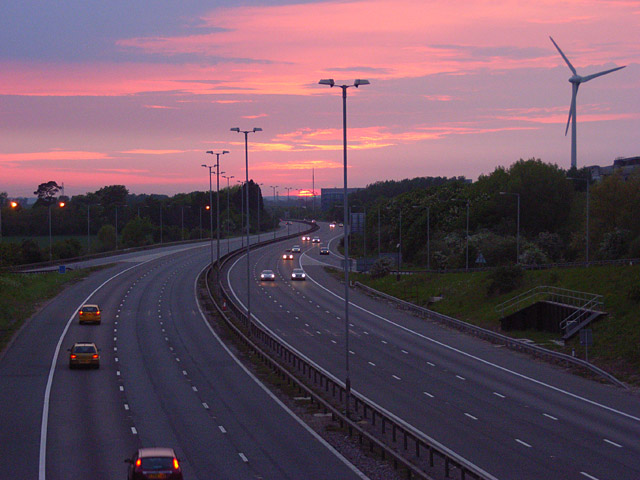 File:The M4, Reading - Geograph - 809765.jpg