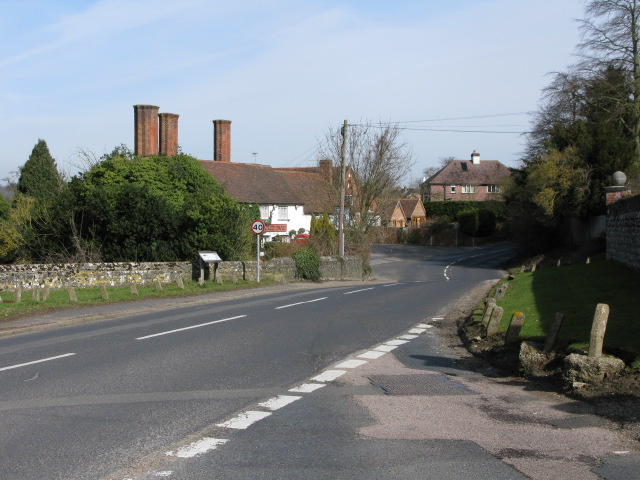 File:Road junction on the B2163 at West Farleigh - Geograph - 1758598.jpg