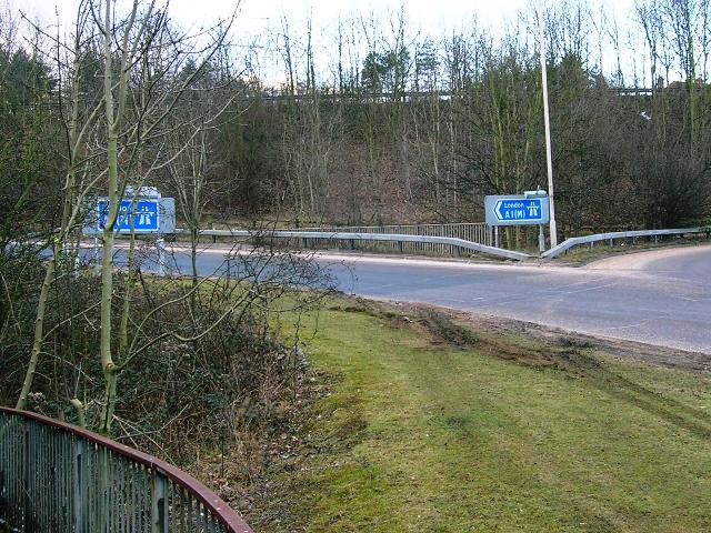 File:A1000 approach to A1(M) junction 6 - Coppermine - 4980.jpg