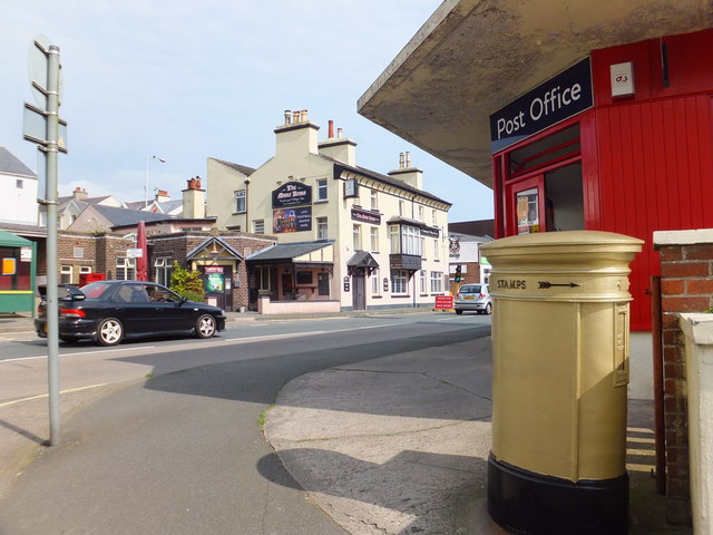 File:The Manx Arms and a golden post box (C) Richard Hoare - Geograph - 3112092.jpg