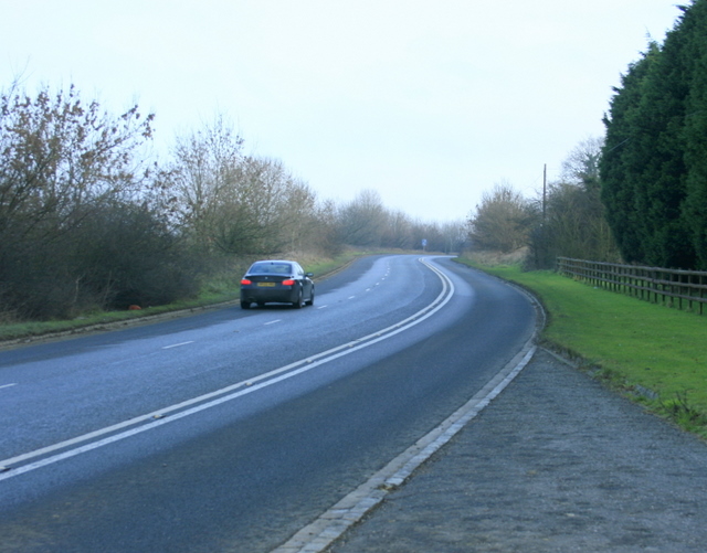 File:Looking up Tog Hill on the A420.jpg