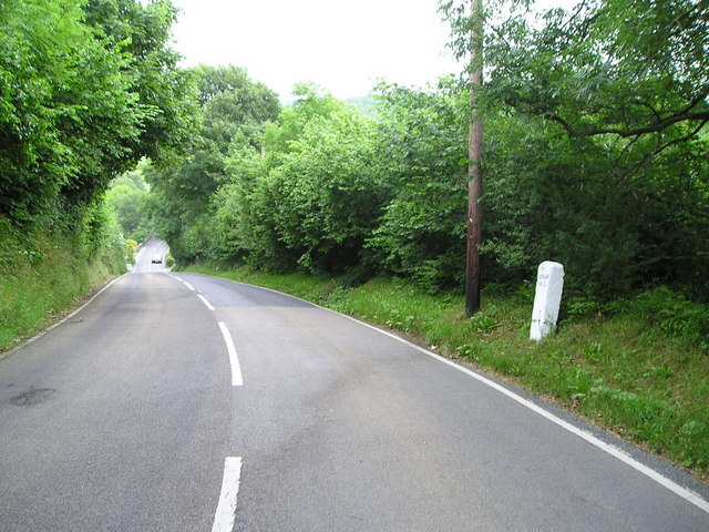 File:Milestone at Aberbanc.jpg