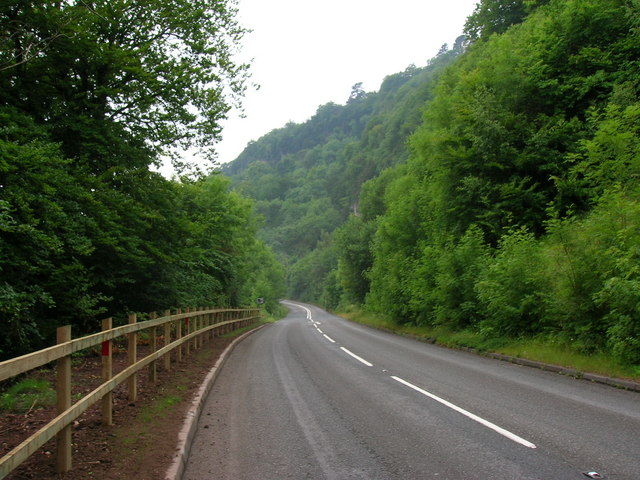 File:Near Tintern, A466 towards Chepstow.jpg