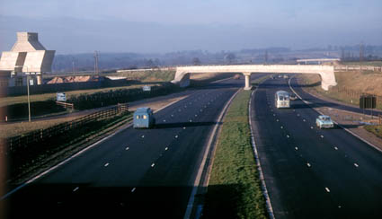 File:M1 looking north from a service area, 1961 - Coppermine - 316.jpg
