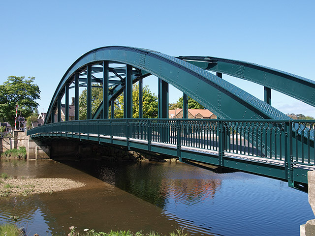 File:Road bridge over the River Esk - Geograph - 810492.jpg
