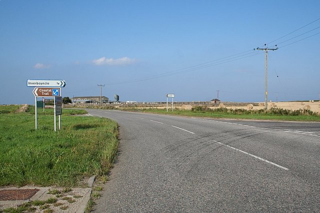 File:Inverboyndie crossroads - Geograph - 239323.jpg