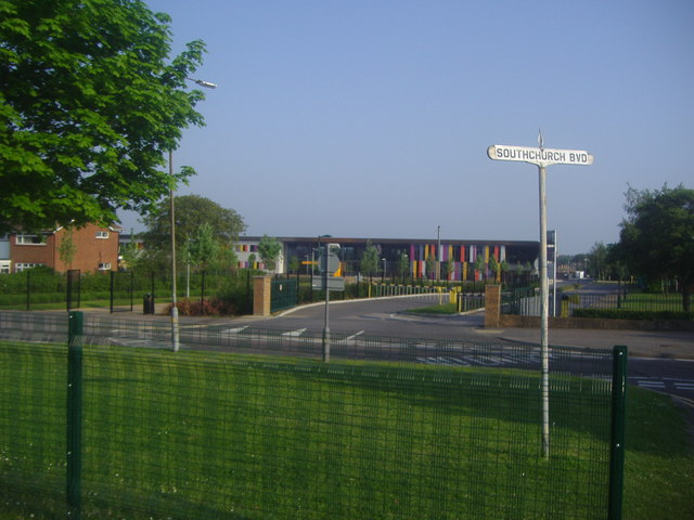 File:Southchurch Boulevard overlooking Futures Community College - Geograph - 2959577.jpg