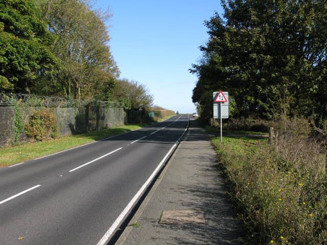 File:Looking NE along the A258 - Geograph - 1654909.jpg