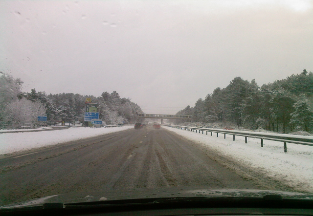 File:Snowy motorway - Coppermine - 17630.jpg