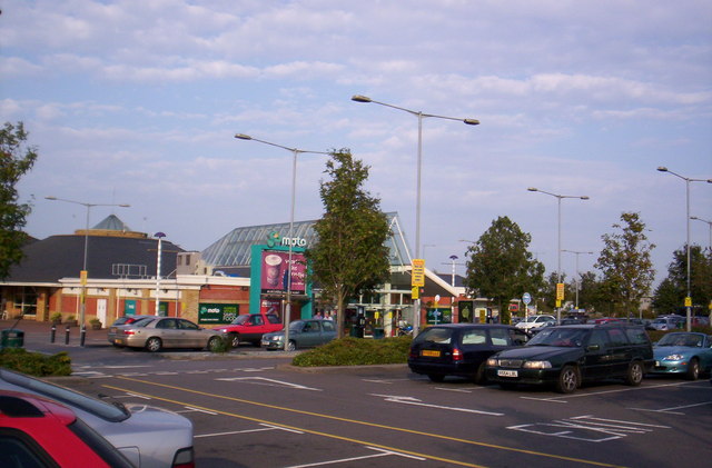 File:M4, Reading services (eastbound) - Geograph - 246354.jpg