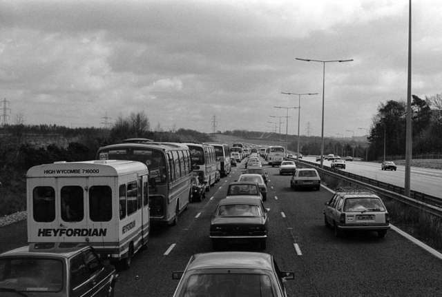 File:Traffic jam on the M40 - Geograph - 1243781.jpg