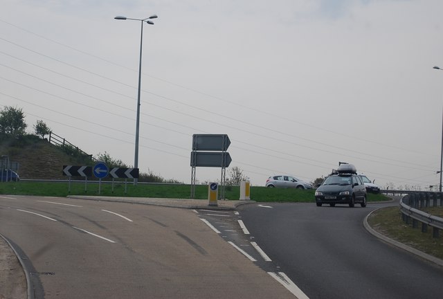 File:Approaching the Southerham Roundabout - Geograph - 1834923.jpg