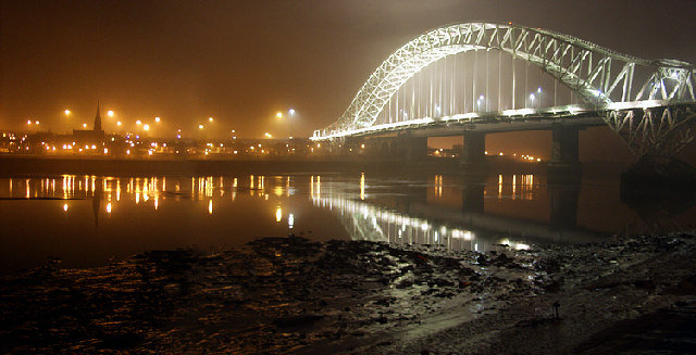 File:Silver Jubilee Bridge at night.jpg