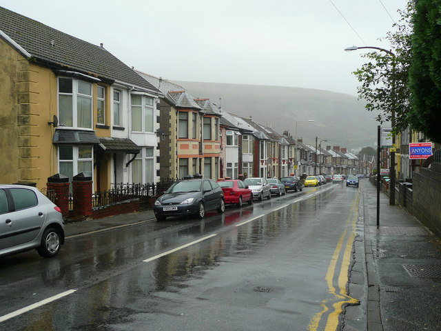 File:North Road, Ferndale - Geograph - 993385.jpg