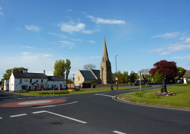 File:St Nicholas' Church and The Grapes, Wrea Green - Geograph - 1854255.jpg