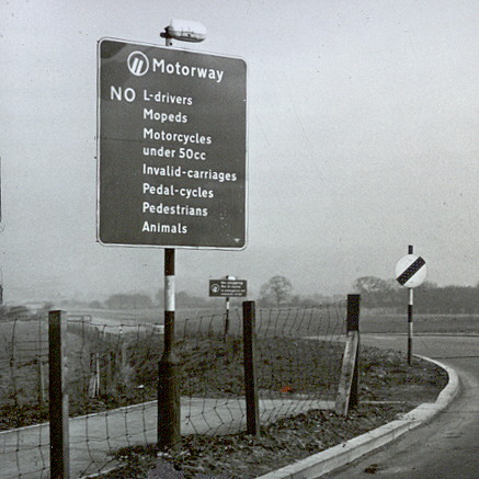 File:Motorway Sign M6 Lancashire - Flickr - 3206854093.jpg
