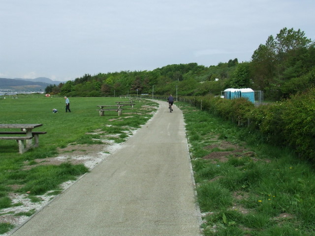 File:New cycle path - Geograph - 810975.jpg