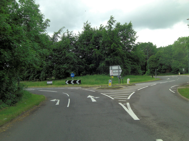 File:Henley Road approaches roundabout east of Applehouse Farm - Geograph - 3017118.jpg