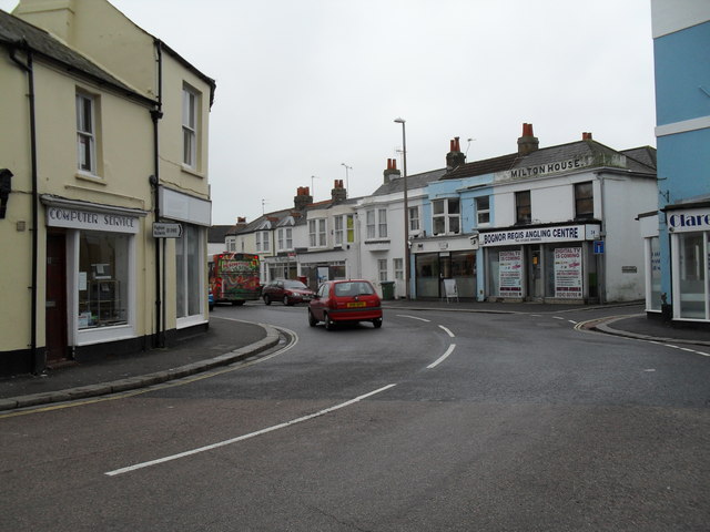 File:Bend in West Street - Geograph - 1681031.jpg