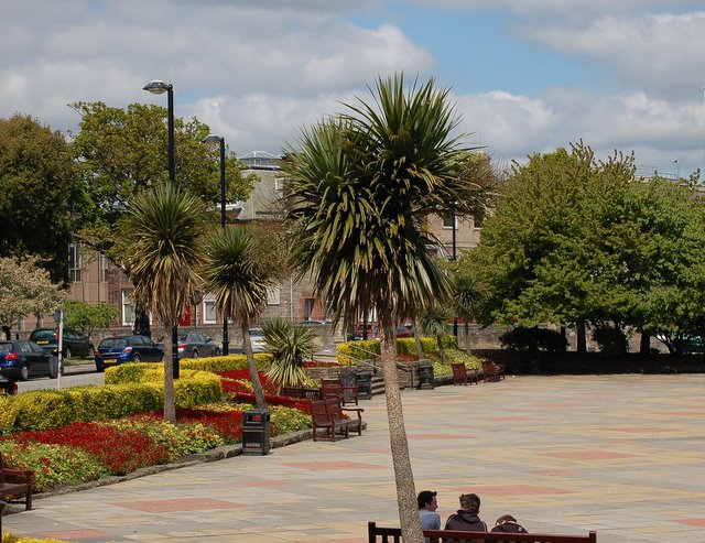 File:Town Square Kirkcaldy - Geograph - 818076.jpg