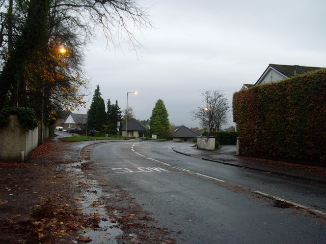 File:Moredun Road becomes Corsebar Road - Geograph - 1560201.jpg