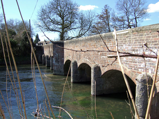 File:Bridge over the Frome - Geograph - 374410.jpg