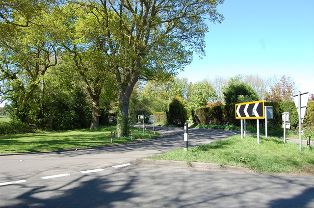 File:Junction of Powdermill Lane with B2204 - Geograph - 1276438.jpg