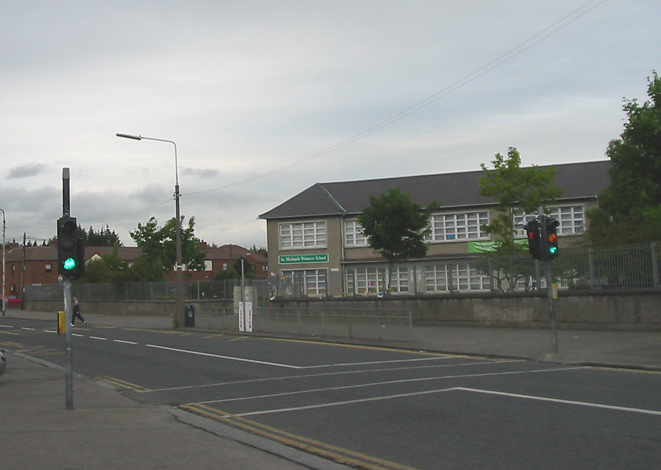 File:Pelican crossing in Ballyfermot, Dublin - Coppermine - 12453.jpg