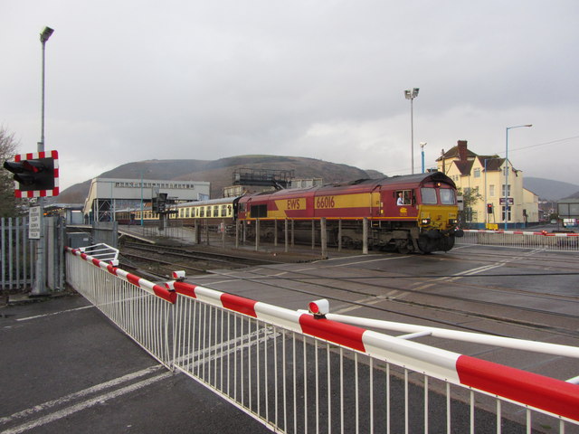 File:Charter train leaving Port Talbot... (C) Gareth James - Geograph - 3364344.jpg