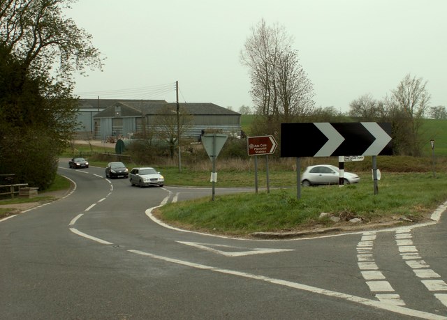 File:Road junction by Bury Farm - Geograph - 775860.jpg