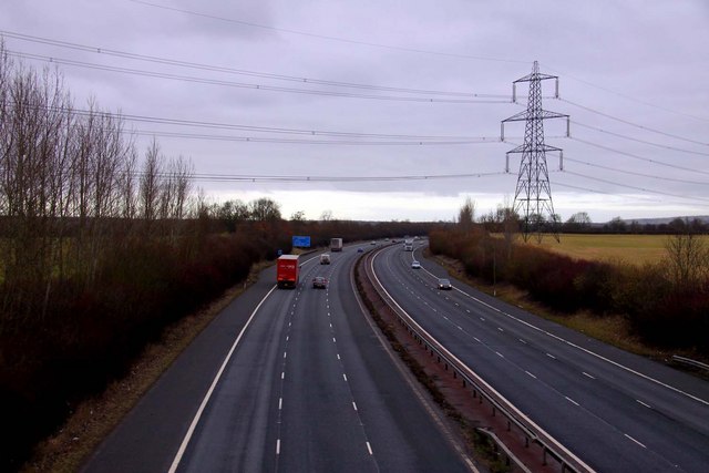 File:The northbound M40 by Waterperry - Geograph - 1724825.jpg